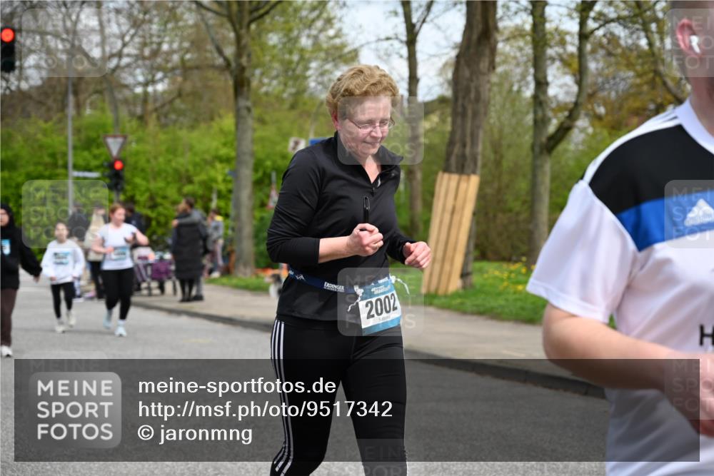 12.04.2026 - 45. Internationalen Wilhelmsburger Insellauf J. Mangold http://msf.ph/oto/9517342 12.04.2026 13:21:42 Ziel 4800, 4047, 2175, 3402, 5482, 4017, 3676, 2628, 3251, 5201, 3109, 4404, 4362, 2473, 4362, 2473, 2552, 2130, 2840, 3998, 5462, 5205, 4809, 2002, 2332, 2116, 3581, 3235, 3915, 5080, 4348, 5085, 3603, 3602 meine-sportfotos.de