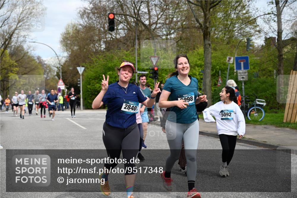 12.04.2026 - 45. Internationalen Wilhelmsburger Insellauf J. Mangold http://msf.ph/oto/9517348 12.04.2026 13:21:46 Ziel 3402, 5482, 4017, 3676, 2628, 3251, 5201, 3109, 4404, 4362, 2473, 2552, 2130, 2840, 3998, 5462, 5205, 4809, 2002, 2332, 2116, 3581, 3235, 3915, 5080, 4348, 5085, 3603, 3602, 5092 meine-sportfotos.de