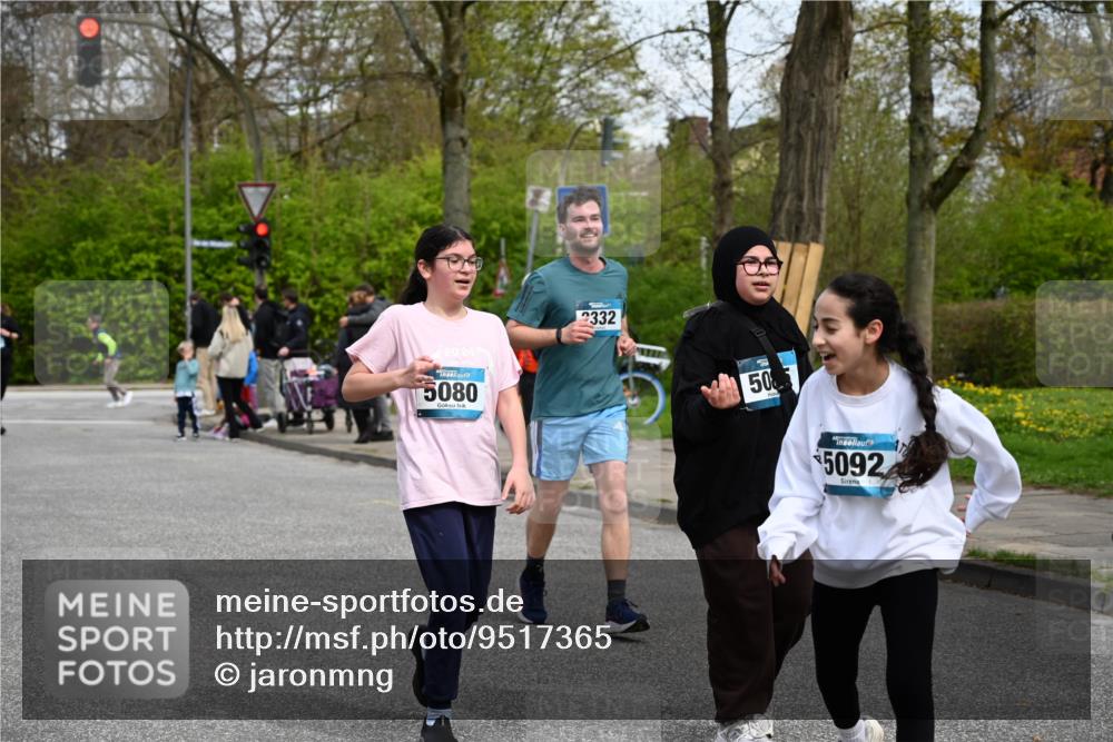 12.04.2026 - 45. Internationalen Wilhelmsburger Insellauf J. Mangold http://msf.ph/oto/9517365 12.04.2026 13:21:48 Ziel 5482, 4017, 3676, 2628, 3251, 5201, 3109, 4404, 4362, 2473, 2552, 2130, 2840, 3998, 5462, 5462, 5205, 4809, 2002, 2332, 2116, 3581, 3235, 3915, 5080, 4348, 5085, 3603, 3602, 5092, 2246, 5192, 5171, 3162, 4443 meine-sportfotos.de