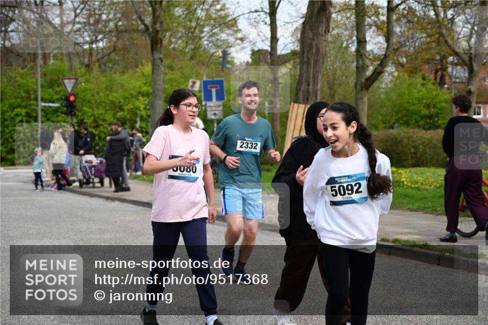 12.04.2026 - 45. Internationalen Wilhelmsburger Insellauf J. Mangold http://msf.ph/oto/9517368 12.04.2026 13:21:48 Ziel 5482, 4017, 3676, 2628, 3251, 5201, 3109, 4404, 4362, 2473, 2552, 2130, 2840, 3998, 5462, 5462, 5205, 4809, 2002, 2332, 2116, 3581, 3235, 3915, 5080, 4348, 5085, 3603, 3602, 5092, 2246, 5192, 5171, 3162, 4443 meine-sportfotos.de