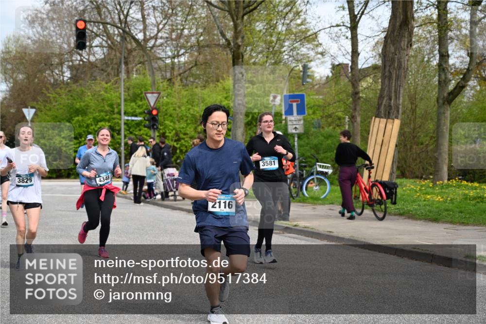 12.04.2026 - 45. Internationalen Wilhelmsburger Insellauf J. Mangold http://msf.ph/oto/9517384 12.04.2026 13:21:55 Ziel 4017, 3676, 2628, 3251, 5201, 3109, 4404, 4362, 2473, 2552, 2130, 2840, 3998, 5462, 5205, 4809, 2002, 2332, 2116, 3581, 3235, 3915, 5080, 4348, 5085, 3603, 3602, 5092, 2246, 5192, 5171, 3162, 4443, 4442, 3746, 5290, 3057, 3667, 5304, 4210 meine-sportfotos.de