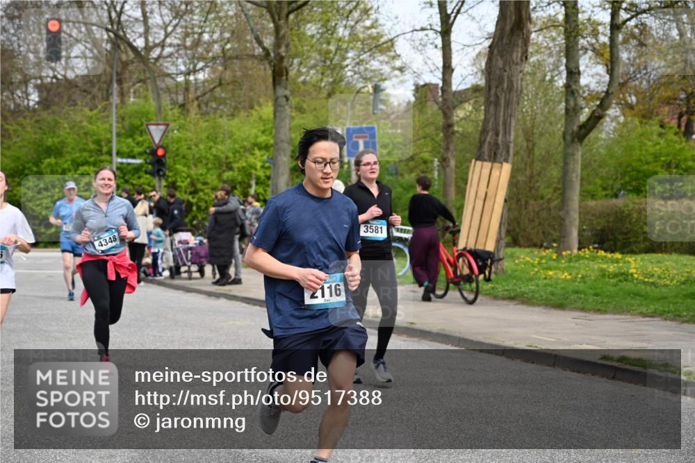 12.04.2026 - 45. Internationalen Wilhelmsburger Insellauf J. Mangold http://msf.ph/oto/9517388 12.04.2026 13:21:55 Ziel 4017, 3676, 2628, 3251, 5201, 3109, 4404, 4362, 2473, 2552, 2130, 2840, 3998, 5462, 5205, 4809, 2002, 2332, 2116, 3581, 3235, 3915, 5080, 4348, 5085, 3603, 3602, 5092, 2246, 5192, 5171, 3162, 4443, 4442, 3746, 5290, 3057, 3667, 5304, 4210 meine-sportfotos.de