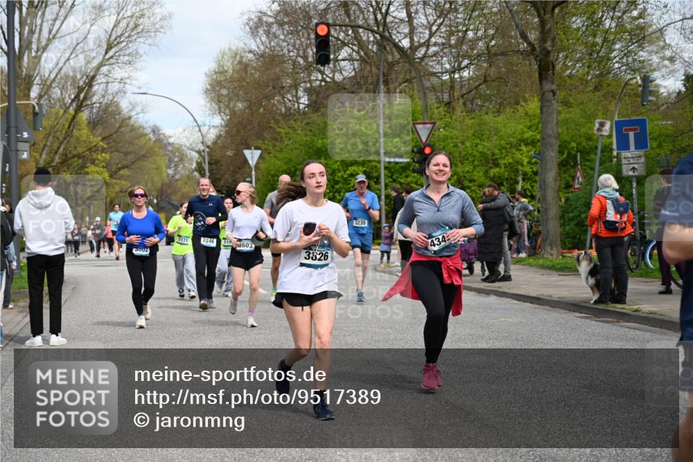 12.04.2026 - 45. Internationalen Wilhelmsburger Insellauf J. Mangold http://msf.ph/oto/9517389 12.04.2026 13:21:56 Ziel 3676, 2628, 3251, 5201, 3109, 4404, 4362, 2473, 2552, 2130, 2840, 3998, 5462, 5205, 4809, 2002, 2332, 2332, 2116, 3581, 3235, 3915, 5080, 4348, 5085, 3603, 3602, 5092, 2246, 5192, 5171, 3162, 4443, 4442, 3746, 5290, 3057, 3667, 5304, 4210 meine-sportfotos.de