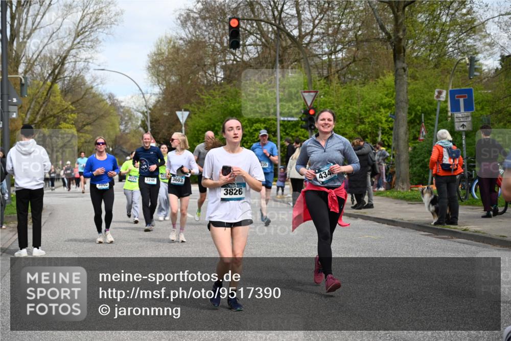 12.04.2026 - 45. Internationalen Wilhelmsburger Insellauf J. Mangold http://msf.ph/oto/9517390 12.04.2026 13:21:56 Ziel 3676, 2628, 3251, 5201, 3109, 4404, 4362, 2473, 2552, 2130, 2840, 3998, 5462, 5205, 4809, 2002, 2332, 2332, 2116, 3581, 3235, 3915, 5080, 4348, 5085, 3603, 3602, 5092, 2246, 5192, 5171, 3162, 4443, 4442, 3746, 5290, 3057, 3667, 5304, 4210 meine-sportfotos.de