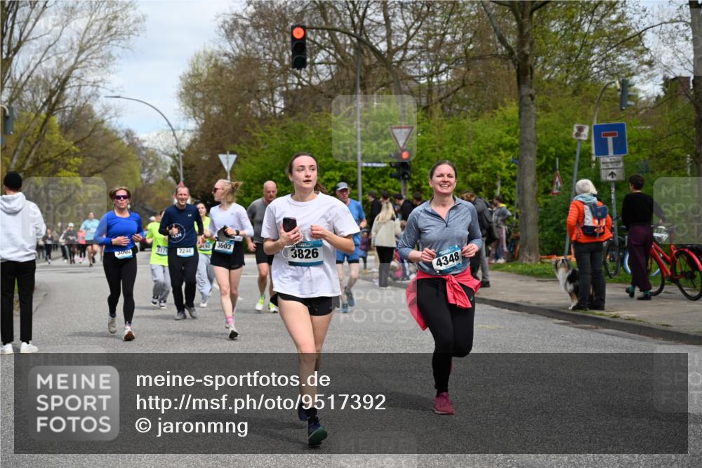 12.04.2026 - 45. Internationalen Wilhelmsburger Insellauf J. Mangold http://msf.ph/oto/9517392 12.04.2026 13:21:56 Ziel 3676, 2628, 3251, 5201, 3109, 4404, 4362, 2473, 2552, 2130, 2840, 3998, 5462, 5205, 4809, 2002, 2332, 2332, 2116, 3581, 3235, 3915, 5080, 4348, 5085, 3603, 3602, 5092, 2246, 5192, 5171, 3162, 4443, 4442, 3746, 5290, 3057, 3667, 5304, 4210 meine-sportfotos.de