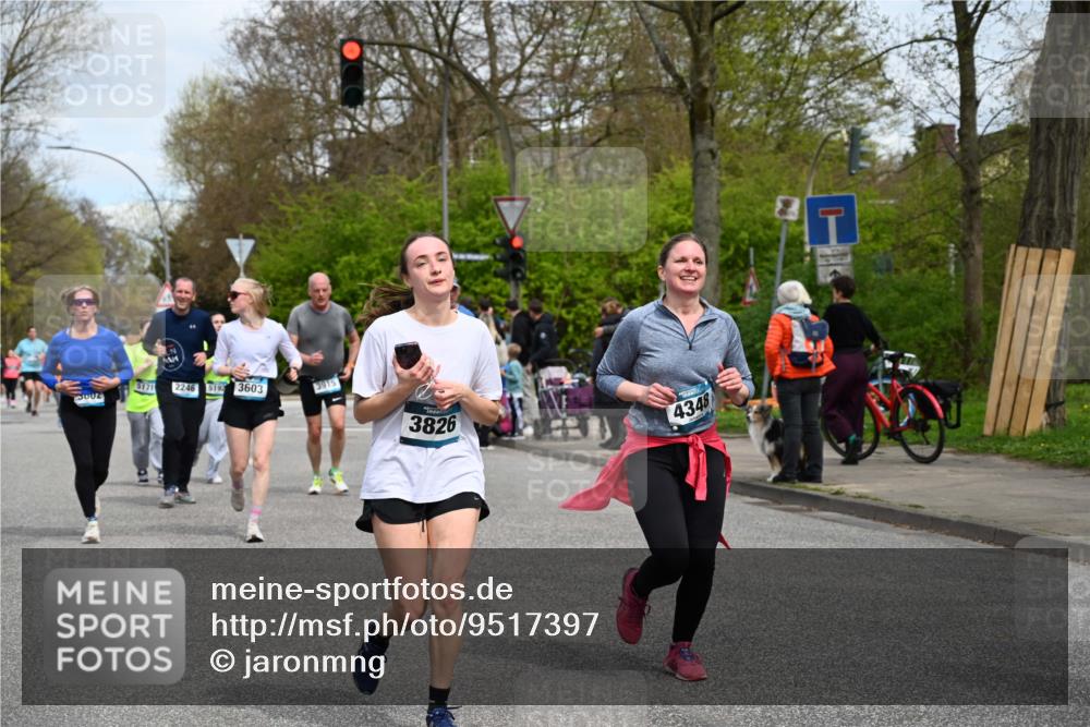 12.04.2026 - 45. Internationalen Wilhelmsburger Insellauf J. Mangold http://msf.ph/oto/9517397 12.04.2026 13:21:56 Ziel 3676, 2628, 3251, 5201, 3109, 4404, 4362, 2473, 2552, 2130, 2840, 3998, 5462, 5205, 4809, 2002, 2332, 2332, 2116, 3581, 3235, 3915, 5080, 4348, 5085, 3603, 3602, 5092, 2246, 5192, 5171, 3162, 4443, 4442, 3746, 5290, 3057, 3667, 5304, 4210 meine-sportfotos.de
