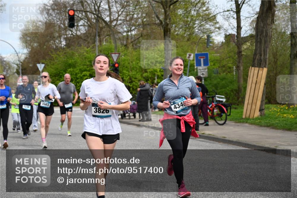 12.04.2026 - 45. Internationalen Wilhelmsburger Insellauf J. Mangold http://msf.ph/oto/9517400 12.04.2026 13:21:56 Ziel 3676, 2628, 3251, 5201, 3109, 4404, 4362, 2473, 2552, 2130, 2840, 3998, 5462, 5205, 4809, 2002, 2332, 2332, 2116, 3581, 3235, 3915, 5080, 4348, 5085, 3603, 3602, 5092, 2246, 5192, 5171, 3162, 4443, 4442, 3746, 5290, 3057, 3667, 5304, 4210 meine-sportfotos.de