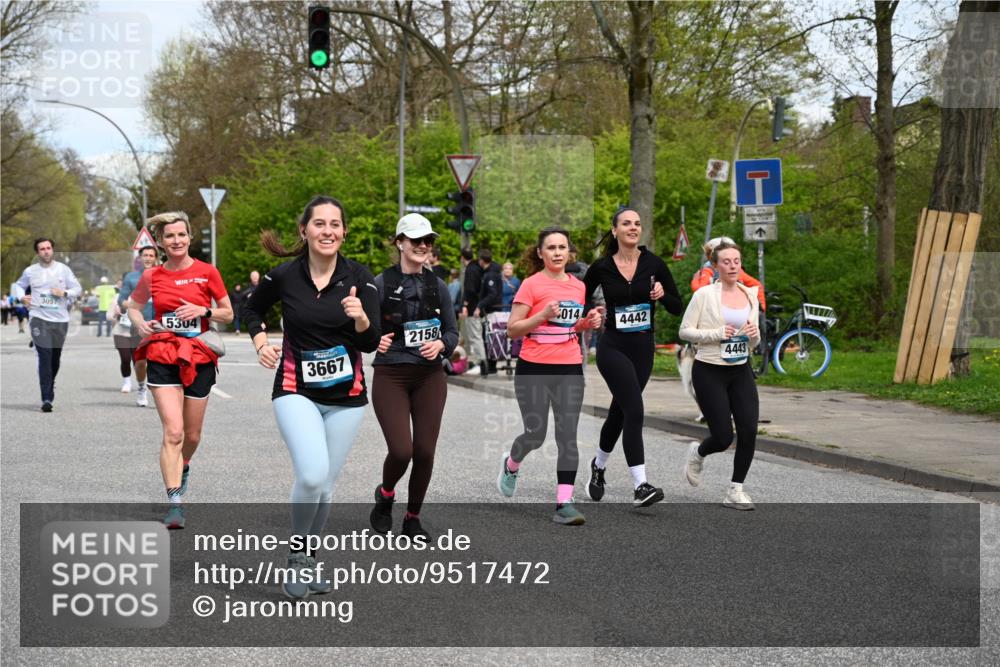 12.04.2026 - 45. Internationalen Wilhelmsburger Insellauf J. Mangold http://msf.ph/oto/9517472 12.04.2026 13:22:15 Ziel 5205, 4809, 2002, 2332, 2116, 3581, 3235, 3915, 5080, 4348, 5085, 3603, 3602, 5092, 2246, 5192, 5171, 3162, 4443, 4442, 3746, 5290, 3057, 3057, 3667, 5304, 4210, 4014, 2158, 5314 meine-sportfotos.de