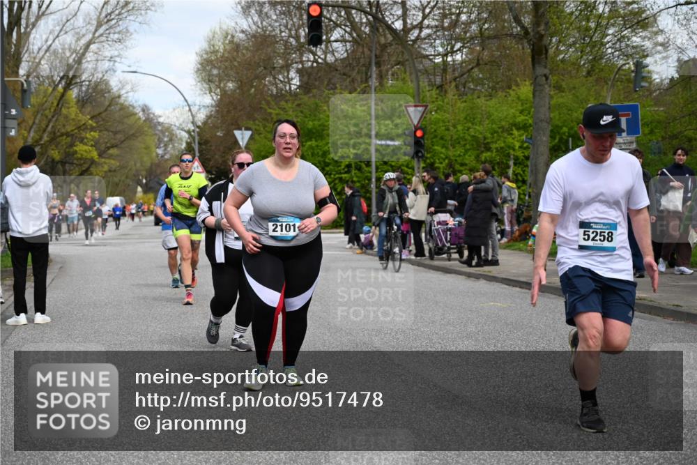12.04.2026 - 45. Internationalen Wilhelmsburger Insellauf J. Mangold http://msf.ph/oto/9517478 12.04.2026 13:20:25 Ziel 3898, 2431, 4121, 5308, 3236, 4718, 2247, 3203, 5342, 3822, 3821, 4999, 4803, 2224, 4223, 4224, 4954, 5258, 3284, 2469, 4305, 2013, 3233, 5230, 3766, 3766, 4103, 4341, 5633, 4284, 4293, 5543 meine-sportfotos.de