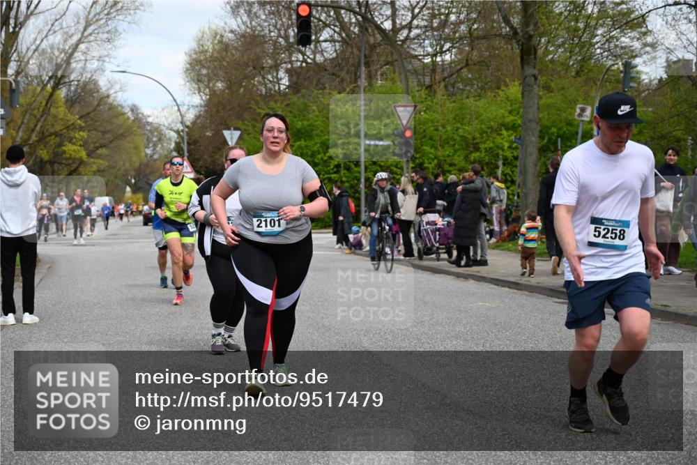 12.04.2026 - 45. Internationalen Wilhelmsburger Insellauf J. Mangold http://msf.ph/oto/9517479 12.04.2026 13:20:25 Ziel 3898, 2431, 4121, 5308, 3236, 4718, 2247, 3203, 5342, 3822, 3821, 4999, 4803, 2224, 4223, 4224, 4954, 5258, 3284, 2469, 4305, 2013, 3233, 5230, 3766, 3766, 4103, 4341, 5633, 4284, 4293, 5543 meine-sportfotos.de
