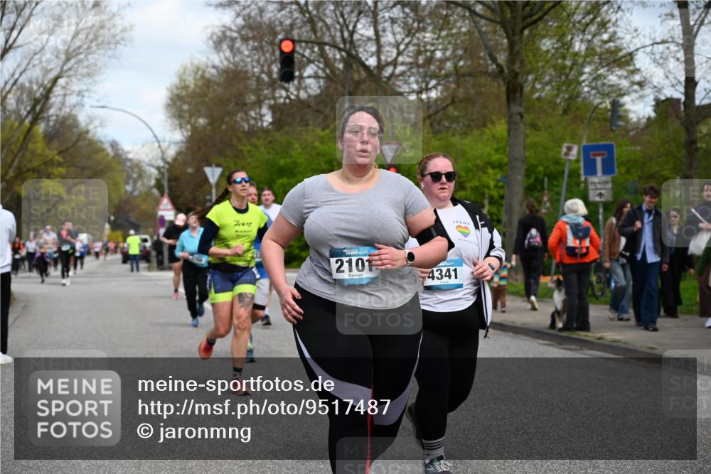 12.04.2026 - 45. Internationalen Wilhelmsburger Insellauf J. Mangold http://msf.ph/oto/9517487 12.04.2026 13:20:27 Ziel 2431, 4121, 5308, 3236, 4718, 2247, 3203, 5342, 3822, 3821, 4999, 4803, 2224, 4223, 4224, 4954, 5258, 3284, 2469, 2469, 4305, 2013, 3233, 5230, 3766, 4103, 4341, 5633, 4284, 4293, 5543 meine-sportfotos.de