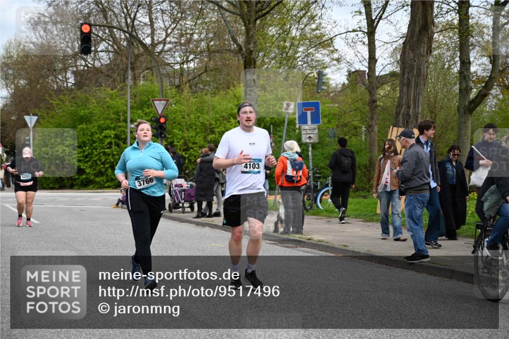 12.04.2026 - 45. Internationalen Wilhelmsburger Insellauf J. Mangold http://msf.ph/oto/9517496 12.04.2026 13:20:30 Ziel 2431, 4121, 5308, 3236, 4718, 2247, 3203, 5342, 3822, 3821, 4999, 4803, 2224, 4223, 4224, 4954, 5258, 3284, 2469, 4305, 4305, 2013, 3233, 5230, 3766, 4103, 4341, 5633, 4284, 4293, 5543, 2363, 2101 meine-sportfotos.de