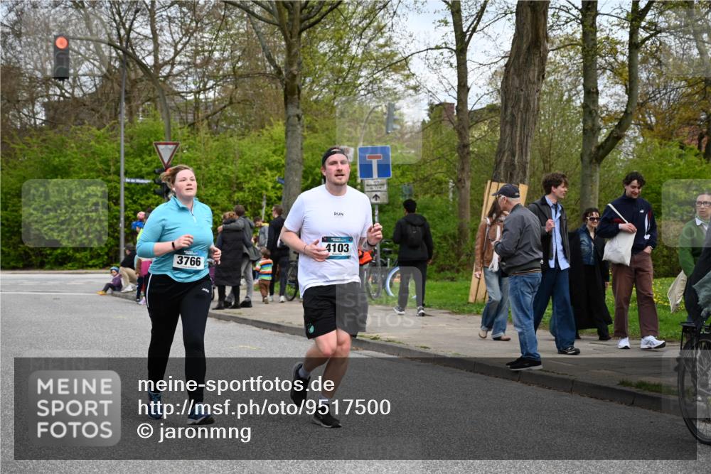 12.04.2026 - 45. Internationalen Wilhelmsburger Insellauf J. Mangold http://msf.ph/oto/9517500 12.04.2026 13:20:31 Ziel 2431, 4121, 5308, 3236, 4718, 2247, 3203, 5342, 3822, 3821, 4999, 4803, 2224, 4223, 4224, 4954, 5258, 3284, 2469, 4305, 2013, 2013, 3233, 5230, 3766, 4103, 4341, 5633, 4284, 4293, 5543, 2363, 2101 meine-sportfotos.de