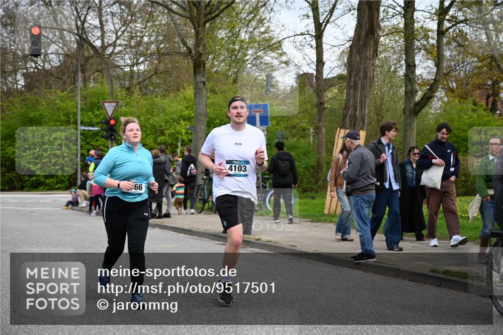 12.04.2026 - 45. Internationalen Wilhelmsburger Insellauf J. Mangold http://msf.ph/oto/9517501 12.04.2026 13:20:31 Ziel 2431, 4121, 5308, 3236, 4718, 2247, 3203, 5342, 3822, 3821, 4999, 4803, 2224, 4223, 4224, 4954, 5258, 3284, 2469, 4305, 2013, 2013, 3233, 5230, 3766, 4103, 4341, 5633, 4284, 4293, 5543, 2363, 2101 meine-sportfotos.de