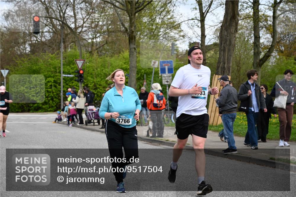 12.04.2026 - 45. Internationalen Wilhelmsburger Insellauf J. Mangold http://msf.ph/oto/9517504 12.04.2026 13:20:31 Ziel 2431, 4121, 5308, 3236, 4718, 2247, 3203, 5342, 3822, 3821, 4999, 4803, 2224, 4223, 4224, 4954, 5258, 3284, 2469, 4305, 2013, 2013, 3233, 5230, 3766, 4103, 4341, 5633, 4284, 4293, 5543, 2363, 2101 meine-sportfotos.de