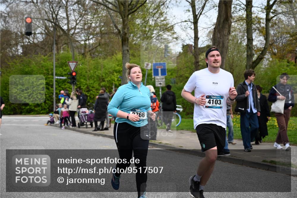 12.04.2026 - 45. Internationalen Wilhelmsburger Insellauf J. Mangold http://msf.ph/oto/9517507 12.04.2026 13:20:31 Ziel 2431, 4121, 5308, 3236, 4718, 2247, 3203, 5342, 3822, 3821, 4999, 4803, 2224, 4223, 4224, 4954, 5258, 3284, 2469, 4305, 2013, 2013, 3233, 5230, 3766, 4103, 4341, 5633, 4284, 4293, 5543, 2363, 2101 meine-sportfotos.de