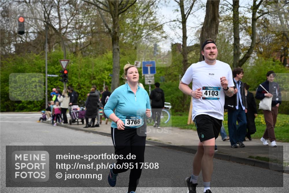 12.04.2026 - 45. Internationalen Wilhelmsburger Insellauf J. Mangold http://msf.ph/oto/9517508 12.04.2026 13:20:31 Ziel 2431, 4121, 5308, 3236, 4718, 2247, 3203, 5342, 3822, 3821, 4999, 4803, 2224, 4223, 4224, 4954, 5258, 3284, 2469, 4305, 2013, 2013, 3233, 5230, 3766, 4103, 4341, 5633, 4284, 4293, 5543, 2363, 2101 meine-sportfotos.de