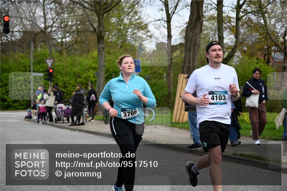 12.04.2026 - 45. Internationalen Wilhelmsburger Insellauf J. Mangold http://msf.ph/oto/9517510 12.04.2026 13:20:32 Ziel 2431, 4121, 5308, 3236, 4718, 2247, 3203, 5342, 3822, 3821, 4999, 4803, 2224, 4223, 4224, 4954, 5258, 3284, 2469, 4305, 2013, 3233, 3233, 5230, 3766, 4103, 4341, 4341, 5633, 4284, 4293, 5543, 2363, 2101, 4417 meine-sportfotos.de