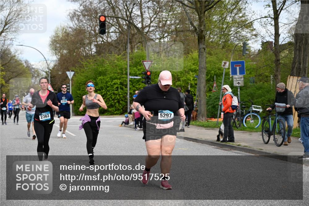 12.04.2026 - 45. Internationalen Wilhelmsburger Insellauf J. Mangold http://msf.ph/oto/9517525 12.04.2026 13:20:37 Ziel 3236, 4718, 2247, 3203, 5342, 3822, 3821, 4999, 4803, 2224, 4223, 4224, 4954, 5258, 3284, 2469, 4305, 2013, 3233, 5230, 3766, 3766, 4103, 4341, 5633, 4284, 4293, 5543, 5543, 2363, 2101, 4417, 3552, 3551, 2333 meine-sportfotos.de