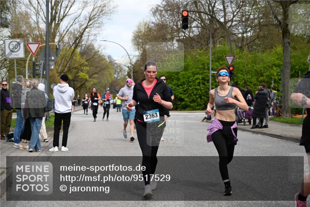 12.04.2026 - 45. Internationalen Wilhelmsburger Insellauf J. Mangold http://msf.ph/oto/9517529 12.04.2026 13:20:39 Ziel 2247, 3203, 5342, 3822, 3821, 4999, 4803, 2224, 4223, 4224, 4954, 5258, 3284, 2469, 4305, 2013, 3233, 5230, 3766, 4103, 4341, 5633, 4284, 4293, 5543, 2363, 2101, 4417, 3552, 3551, 2333, 4018, 5716 meine-sportfotos.de