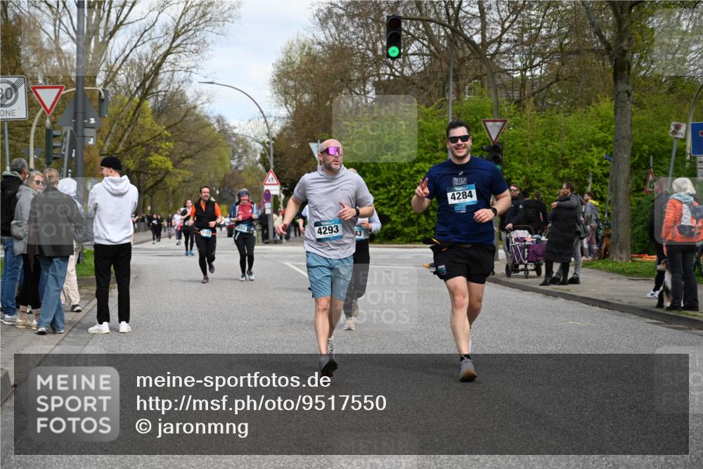 12.04.2026 - 45. Internationalen Wilhelmsburger Insellauf J. Mangold http://msf.ph/oto/9517550 12.04.2026 13:20:41 Ziel 3822, 3821, 4999, 4803, 2224, 4223, 4224, 4954, 5258, 3284, 2469, 4305, 2013, 3233, 5230, 3766, 4103, 4341, 5633, 4284, 4293, 5543, 2363, 2101, 4417, 3552, 3551, 2333, 4018, 5716 meine-sportfotos.de