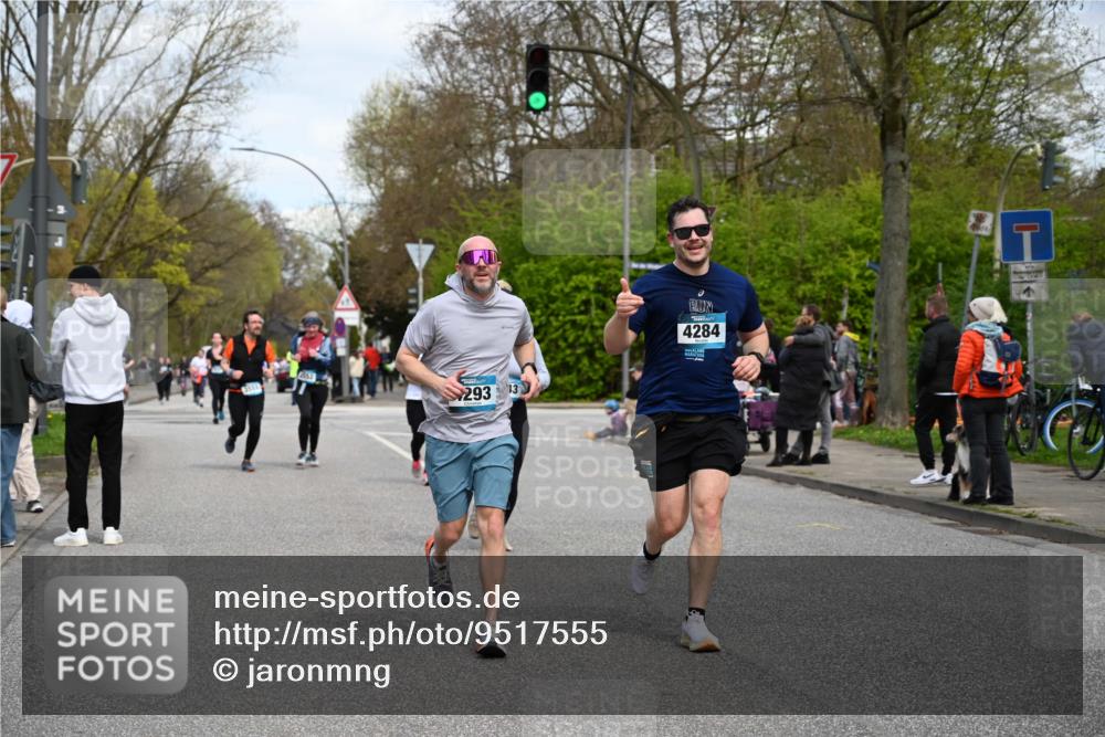 12.04.2026 - 45. Internationalen Wilhelmsburger Insellauf J. Mangold http://msf.ph/oto/9517555 12.04.2026 13:20:42 Ziel 4999, 4803, 2224, 4223, 4224, 4954, 5258, 3284, 2469, 4305, 2013, 3233, 5230, 3766, 4103, 4341, 5633, 4284, 4293, 5543, 2363, 2101, 2101, 4417, 3552, 3551, 2333, 4018, 5716, 4319 meine-sportfotos.de