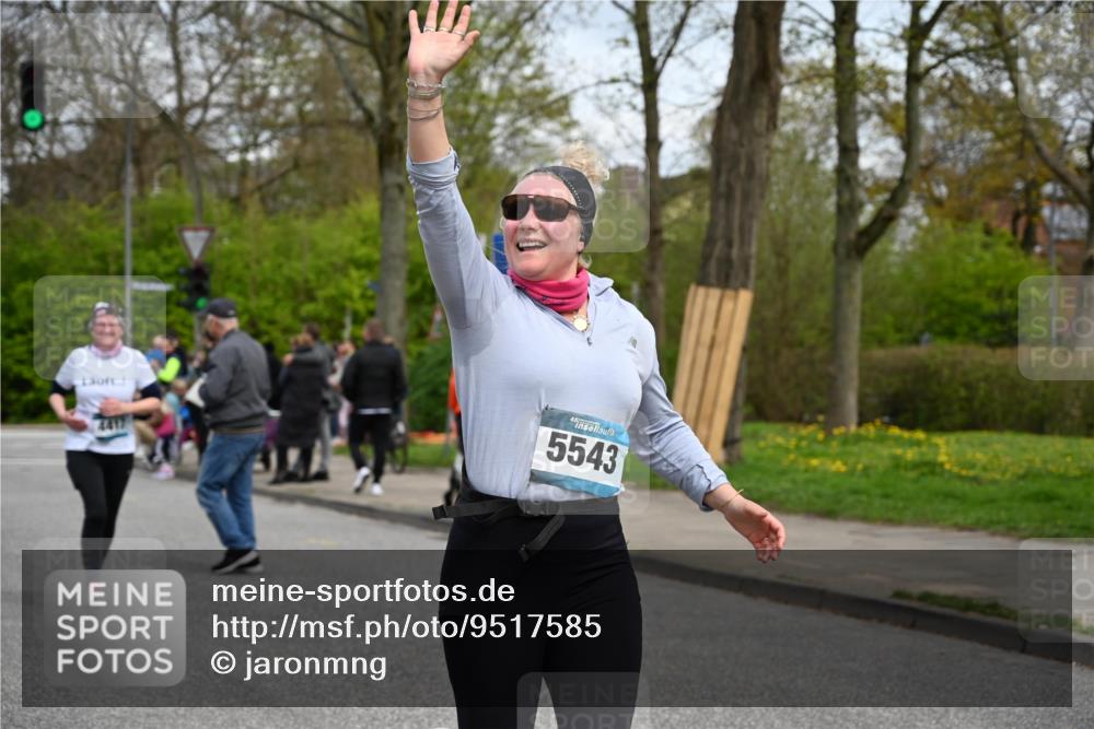 12.04.2026 - 45. Internationalen Wilhelmsburger Insellauf J. Mangold http://msf.ph/oto/9517585 12.04.2026 13:20:45 Ziel 4224, 4954, 5258, 3284, 2469, 4305, 2013, 3233, 5230, 3766, 4103, 4341, 5633, 5633, 4284, 4293, 5543, 2363, 2101, 4417, 3552, 3551, 3552, 3551, 2333, 4018, 5716, 4319, 5297 meine-sportfotos.de