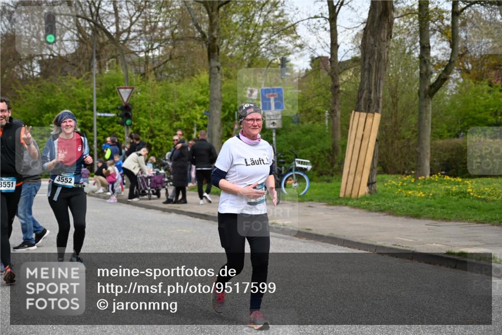 12.04.2026 - 45. Internationalen Wilhelmsburger Insellauf J. Mangold http://msf.ph/oto/9517599 12.04.2026 13:20:47 Ziel 5258, 3284, 2469, 4305, 2013, 3233, 5230, 3766, 4103, 4341, 5633, 4284, 4293, 4293, 5543, 2363, 2101, 4417, 3552, 3551, 2333, 2333, 4018, 5716, 4319, 5297, 4878, 5484 meine-sportfotos.de