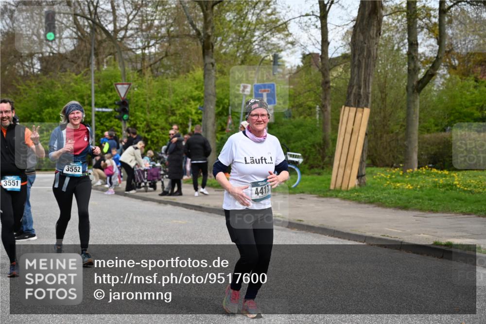 12.04.2026 - 45. Internationalen Wilhelmsburger Insellauf J. Mangold http://msf.ph/oto/9517600 12.04.2026 13:20:47 Ziel 5258, 3284, 2469, 4305, 2013, 3233, 5230, 3766, 4103, 4341, 5633, 4284, 4293, 4293, 5543, 2363, 2101, 4417, 3552, 3551, 2333, 2333, 4018, 5716, 4319, 5297, 4878, 5484 meine-sportfotos.de