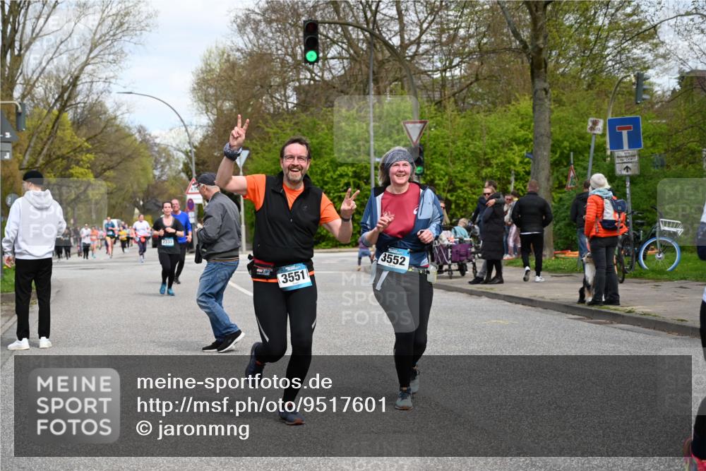 12.04.2026 - 45. Internationalen Wilhelmsburger Insellauf J. Mangold http://msf.ph/oto/9517601 12.04.2026 13:20:48 Ziel 2469, 4305, 2013, 3233, 5230, 3766, 4103, 4341, 5633, 4284, 4293, 5543, 2363, 2101, 4417, 3552, 3551, 2333, 4018, 5716, 4319, 5297, 4878, 5484, 2692 meine-sportfotos.de