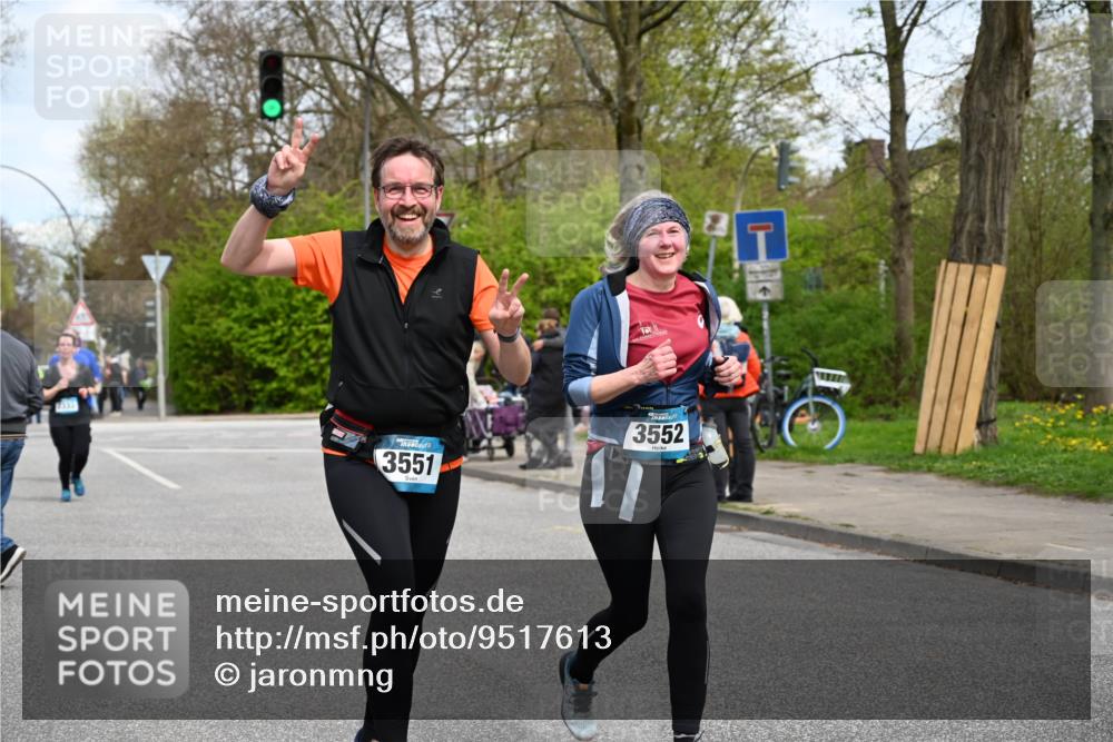 12.04.2026 - 45. Internationalen Wilhelmsburger Insellauf J. Mangold http://msf.ph/oto/9517613 12.04.2026 13:20:49 Ziel 2469, 4305, 2013, 3233, 5230, 3766, 4103, 4341, 5633, 4284, 4293, 5543, 5543, 2363, 2101, 4417, 3552, 3551, 2333, 4018, 5716, 4319, 5297, 4878, 5484, 2692 meine-sportfotos.de