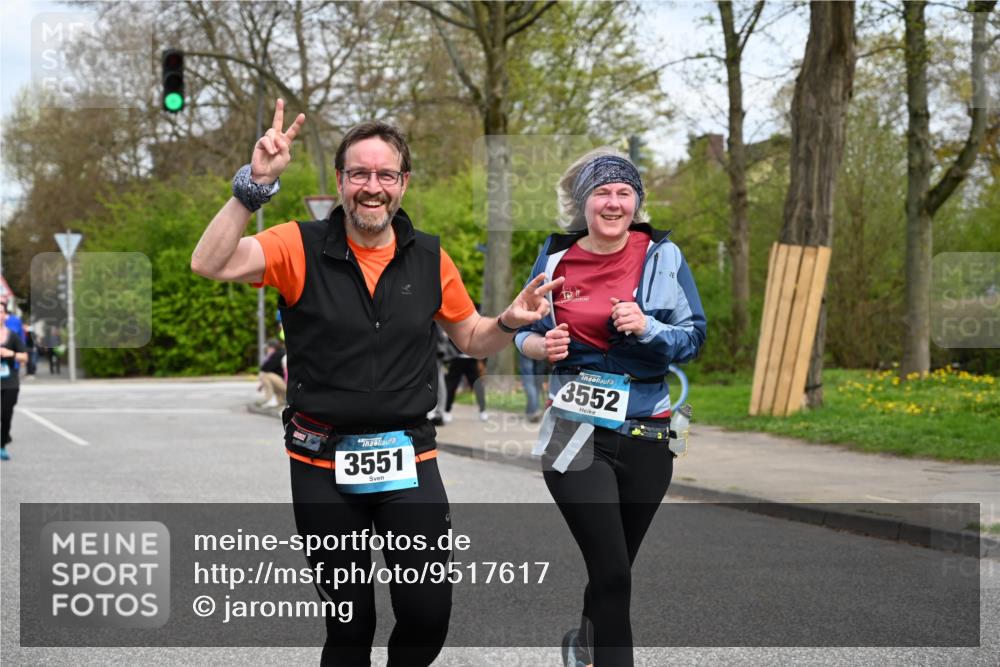 12.04.2026 - 45. Internationalen Wilhelmsburger Insellauf J. Mangold http://msf.ph/oto/9517617 12.04.2026 13:20:49 Ziel 2469, 4305, 2013, 3233, 5230, 3766, 4103, 4341, 5633, 4284, 4293, 5543, 5543, 2363, 2101, 4417, 3552, 3551, 2333, 4018, 5716, 4319, 5297, 4878, 5484, 2692 meine-sportfotos.de