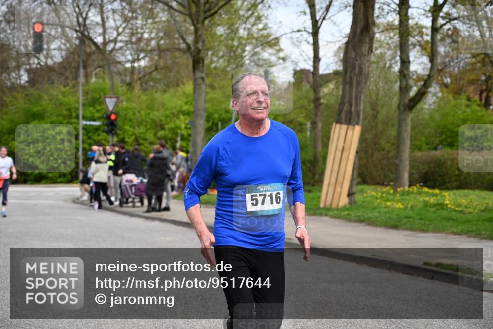 12.04.2026 - 45. Internationalen Wilhelmsburger Insellauf J. Mangold http://msf.ph/oto/9517644 12.04.2026 13:20:56 Ziel 2013, 3233, 5230, 3766, 4103, 4341, 5633, 4284, 4293, 5543, 2363, 2101, 4417, 4417, 3552, 3551, 2333, 4018, 5716, 4319, 5297, 5297, 4878, 5484, 2692, 4444, 4800, 4047, 2175 meine-sportfotos.de