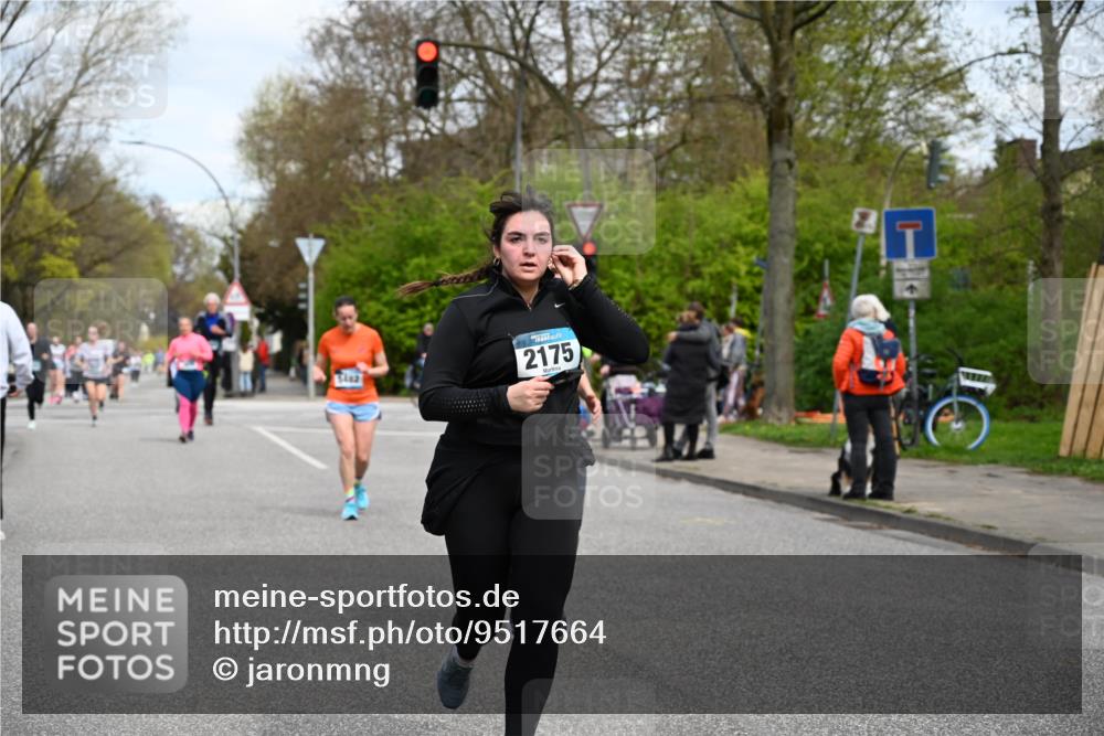 12.04.2026 - 45. Internationalen Wilhelmsburger Insellauf J. Mangold http://msf.ph/oto/9517664 12.04.2026 13:21:10 Ziel 5633, 4284, 4293, 5543, 2363, 2101, 4417, 3552, 3551, 2333, 4018, 5716, 4319, 5297, 4878, 5484, 4878, 5484, 2692, 4444, 4800, 4047, 2175, 3402, 5482, 4017, 3676 meine-sportfotos.de
