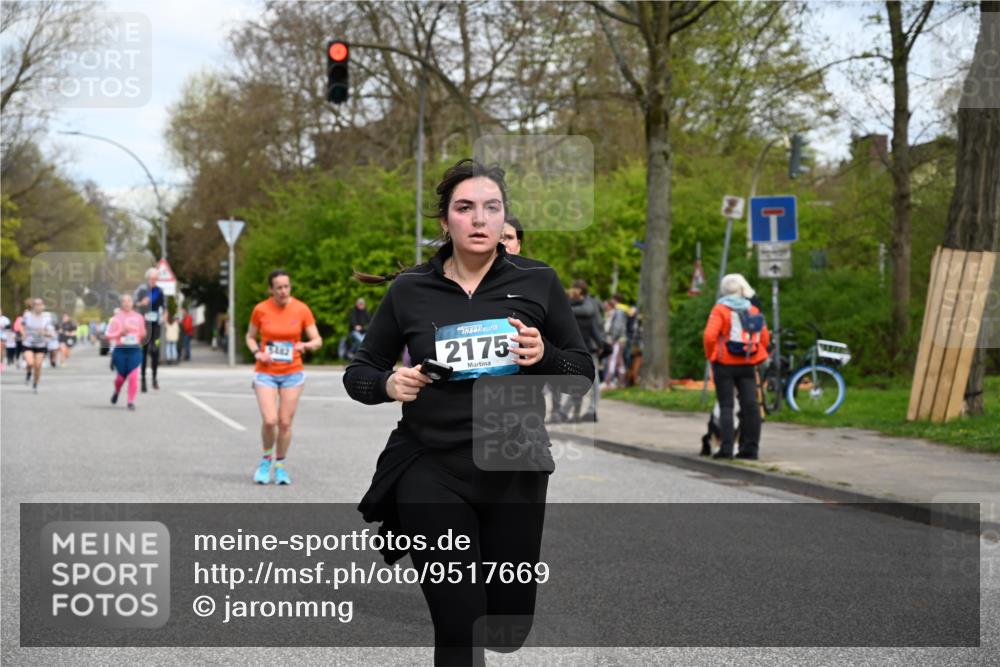 12.04.2026 - 45. Internationalen Wilhelmsburger Insellauf J. Mangold http://msf.ph/oto/9517669 12.04.2026 13:21:11 Ziel 4284, 4293, 5543, 2363, 2101, 4417, 3552, 3551, 2333, 4018, 5716, 4319, 5297, 4878, 5484, 2692, 4444, 4800, 4047, 2175, 3402, 5482, 4017, 3676, 2628 meine-sportfotos.de