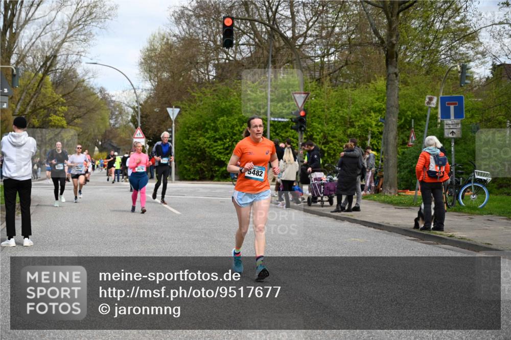 12.04.2026 - 45. Internationalen Wilhelmsburger Insellauf J. Mangold http://msf.ph/oto/9517677 12.04.2026 13:21:13 Ziel 5543, 2363, 2101, 4417, 3552, 3551, 2333, 4018, 5716, 4319, 5297, 4878, 5484, 2692, 4444, 4800, 4047, 2175, 3402, 5482, 5482, 4017, 3676, 2628, 3251 meine-sportfotos.de