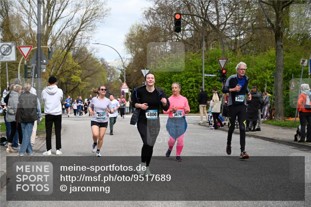 12.04.2026 - 45. Internationalen Wilhelmsburger Insellauf J. Mangold http://msf.ph/oto/9517689 12.04.2026 13:21:17 Ziel 2363, 2101, 4417, 3552, 3551, 2333, 4018, 5716, 4319, 5297, 4878, 5484, 2692, 4444, 4800, 4800, 4047, 2175, 3402, 5482, 4017, 3676, 2628, 3251, 5201, 3109, 4404 meine-sportfotos.de
