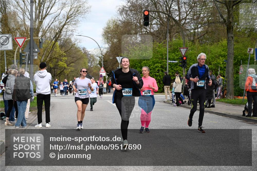 12.04.2026 - 45. Internationalen Wilhelmsburger Insellauf J. Mangold http://msf.ph/oto/9517690 12.04.2026 13:21:17 Ziel 2363, 2101, 4417, 3552, 3551, 2333, 4018, 5716, 4319, 5297, 4878, 5484, 2692, 4444, 4800, 4800, 4047, 2175, 3402, 5482, 4017, 3676, 2628, 3251, 5201, 3109, 4404 meine-sportfotos.de