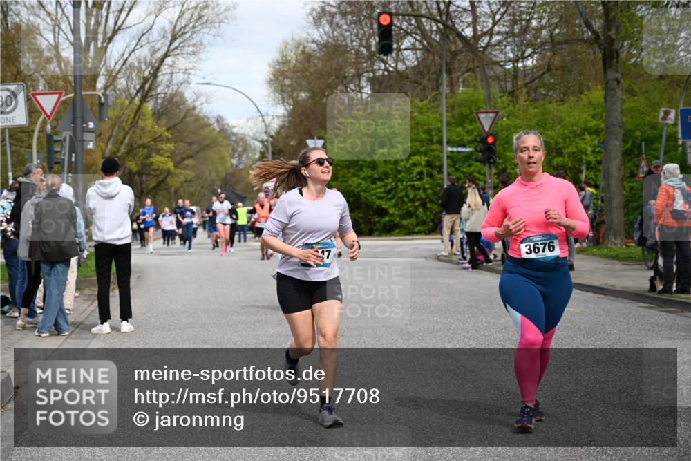 12.04.2026 - 45. Internationalen Wilhelmsburger Insellauf J. Mangold http://msf.ph/oto/9517708 12.04.2026 13:21:19 Ziel 2101, 4417, 3552, 3551, 2333, 4018, 5716, 4319, 5297, 4878, 5484, 2692, 4444, 4800, 4047, 2175, 3402, 5482, 4017, 3676, 2628, 3251, 5201, 3109, 4404, 4362, 2473 meine-sportfotos.de