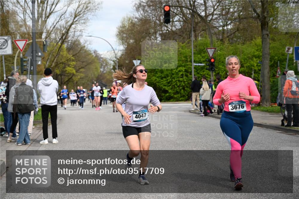 12.04.2026 - 45. Internationalen Wilhelmsburger Insellauf J. Mangold http://msf.ph/oto/9517709 12.04.2026 13:21:19 Ziel 2101, 4417, 3552, 3551, 2333, 4018, 5716, 4319, 5297, 4878, 5484, 2692, 4444, 4800, 4047, 2175, 3402, 5482, 4017, 3676, 2628, 3251, 5201, 3109, 4404, 4362, 2473 meine-sportfotos.de