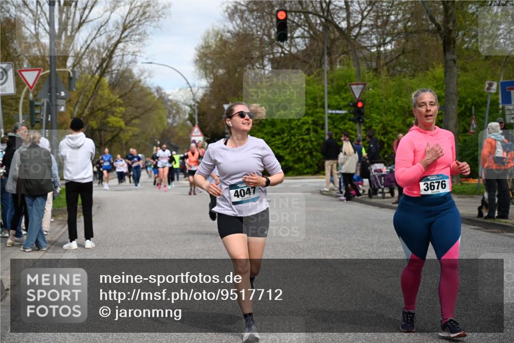 12.04.2026 - 45. Internationalen Wilhelmsburger Insellauf J. Mangold http://msf.ph/oto/9517712 12.04.2026 13:21:20 Ziel 4417, 3552, 3551, 2333, 4018, 5716, 4319, 5297, 4878, 5484, 2692, 4444, 4800, 4047, 2175, 4047, 2175, 3402, 5482, 4017, 3676, 2628, 3251, 5201, 3109, 4404, 4362, 2473, 2552 meine-sportfotos.de