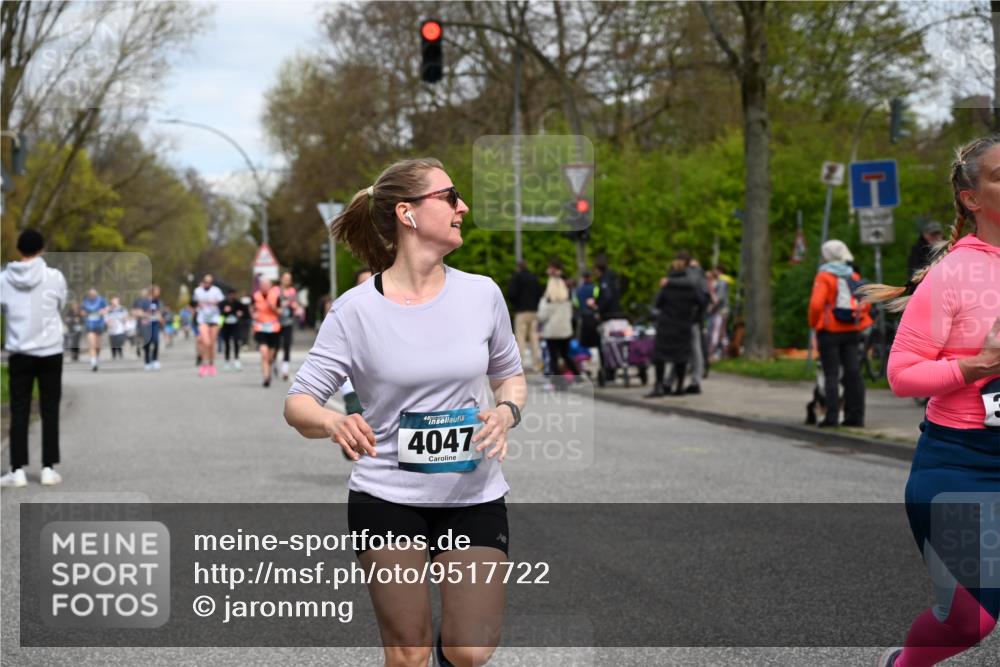 12.04.2026 - 45. Internationalen Wilhelmsburger Insellauf J. Mangold http://msf.ph/oto/9517722 12.04.2026 13:21:21 Ziel 4417, 3552, 3551, 2333, 4018, 5716, 4319, 5297, 4878, 5484, 2692, 4444, 4800, 4047, 2175, 3402, 3402, 5482, 4017, 3676, 2628, 3251, 5201, 3109, 4404, 4362, 2473, 2552, 2130 meine-sportfotos.de