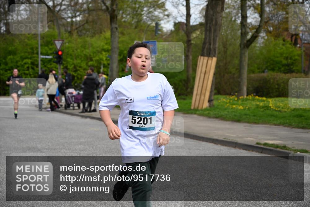 12.04.2026 - 45. Internationalen Wilhelmsburger Insellauf J. Mangold http://msf.ph/oto/9517736 12.04.2026 13:21:24 Ziel 2333, 4018, 5716, 4319, 5297, 4878, 5484, 2692, 4444, 4800, 4047, 2175, 3402, 5482, 4017, 3676, 2628, 3251, 3251, 5201, 3109, 4404, 4362, 2473, 2552, 2130, 2840, 3998, 5462 meine-sportfotos.de