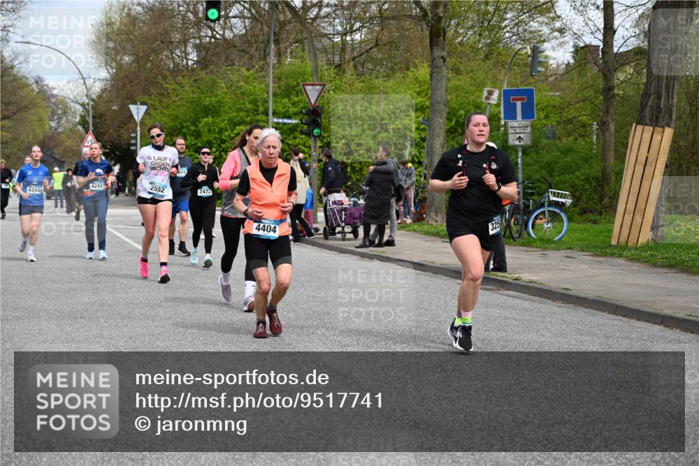 12.04.2026 - 45. Internationalen Wilhelmsburger Insellauf J. Mangold http://msf.ph/oto/9517741 12.04.2026 13:21:28 Ziel 5716, 4319, 5297, 4878, 5484, 2692, 4444, 4800, 4047, 2175, 3402, 5482, 4017, 3676, 2628, 3251, 5201, 3109, 4404, 4362, 2473, 2552, 2130, 2840, 3998, 5462, 5205, 4809, 2002 meine-sportfotos.de