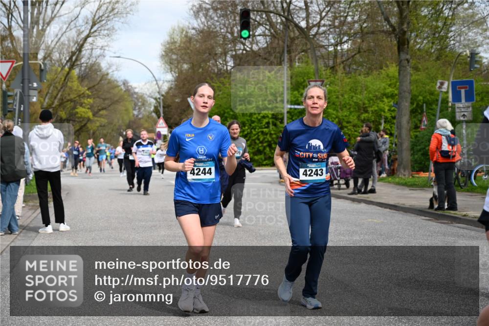 12.04.2026 - 45. Internationalen Wilhelmsburger Insellauf J. Mangold http://msf.ph/oto/9517776 12.04.2026 13:21:33 Ziel 5297, 4878, 5484, 2692, 4444, 4800, 4047, 2175, 3402, 5482, 4017, 3676, 2628, 3251, 5201, 3109, 4404, 4362, 2473, 2552, 2130, 2130, 2840, 3998, 5462, 5205, 4809, 2002, 2332 meine-sportfotos.de