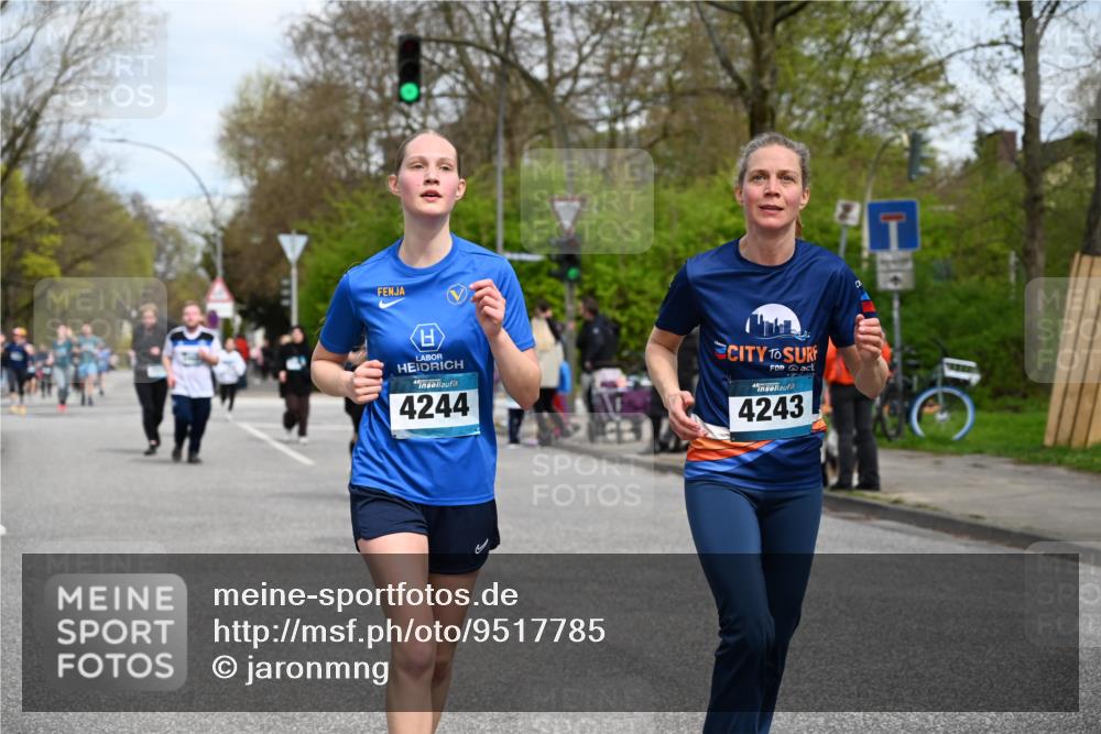12.04.2026 - 45. Internationalen Wilhelmsburger Insellauf J. Mangold http://msf.ph/oto/9517785 12.04.2026 13:21:34 Ziel 4878, 5484, 2692, 4444, 4800, 4047, 2175, 3402, 5482, 4017, 3676, 3676, 2628, 3251, 5201, 3109, 4404, 4362, 2473, 2552, 2130, 2840, 3998, 5462, 5205, 4809, 2002, 2332 meine-sportfotos.de