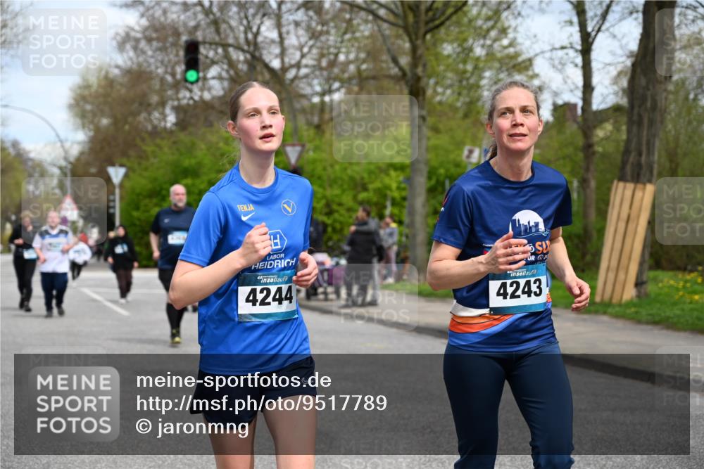 12.04.2026 - 45. Internationalen Wilhelmsburger Insellauf J. Mangold http://msf.ph/oto/9517789 12.04.2026 13:21:34 Ziel 4878, 5484, 2692, 4444, 4800, 4047, 2175, 3402, 5482, 4017, 3676, 3676, 2628, 3251, 5201, 3109, 4404, 4362, 2473, 2552, 2130, 2840, 3998, 5462, 5205, 4809, 2002, 2332 meine-sportfotos.de