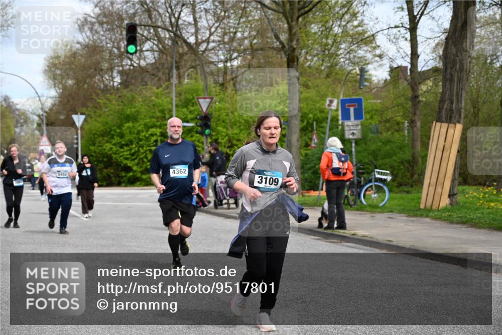 12.04.2026 - 45. Internationalen Wilhelmsburger Insellauf J. Mangold http://msf.ph/oto/9517801 12.04.2026 13:21:36 Ziel 2692, 4444, 4800, 4047, 2175, 3402, 5482, 4017, 3676, 2628, 3251, 3251, 5201, 3109, 4404, 4362, 2473, 2552, 2130, 2840, 3998, 5462, 5462, 5205, 4809, 2002, 2332 meine-sportfotos.de