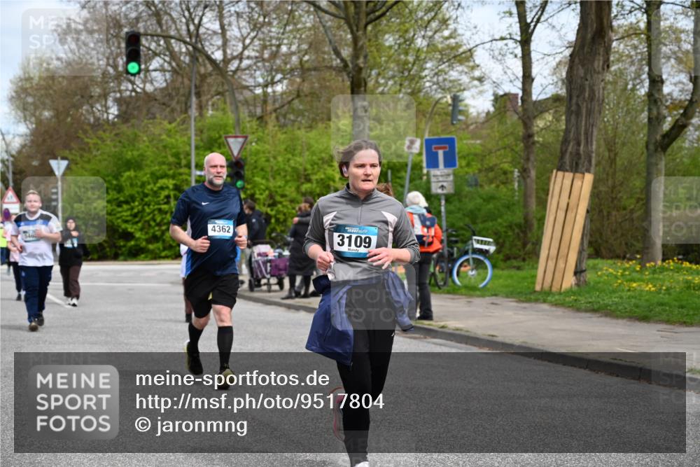12.04.2026 - 45. Internationalen Wilhelmsburger Insellauf J. Mangold http://msf.ph/oto/9517804 12.04.2026 13:21:36 Ziel 2692, 4444, 4800, 4047, 2175, 3402, 5482, 4017, 3676, 2628, 3251, 3251, 5201, 3109, 4404, 4362, 2473, 2552, 2130, 2840, 3998, 5462, 5462, 5205, 4809, 2002, 2332 meine-sportfotos.de