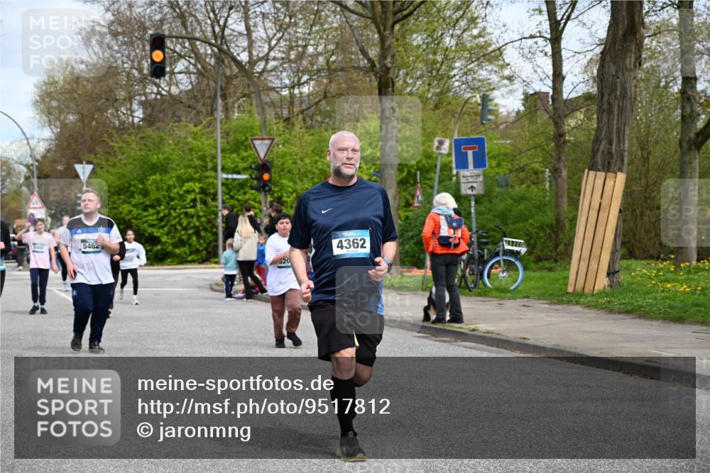 12.04.2026 - 45. Internationalen Wilhelmsburger Insellauf J. Mangold http://msf.ph/oto/9517812 12.04.2026 13:21:37 Ziel 2692, 4444, 4800, 4047, 2175, 3402, 5482, 4017, 3676, 2628, 3251, 5201, 3109, 4404, 4362, 2473, 2552, 2130, 2840, 3998, 5462, 5205, 4809, 2002, 2332, 2116 meine-sportfotos.de